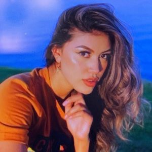 Meet your Posher, Maribel limon